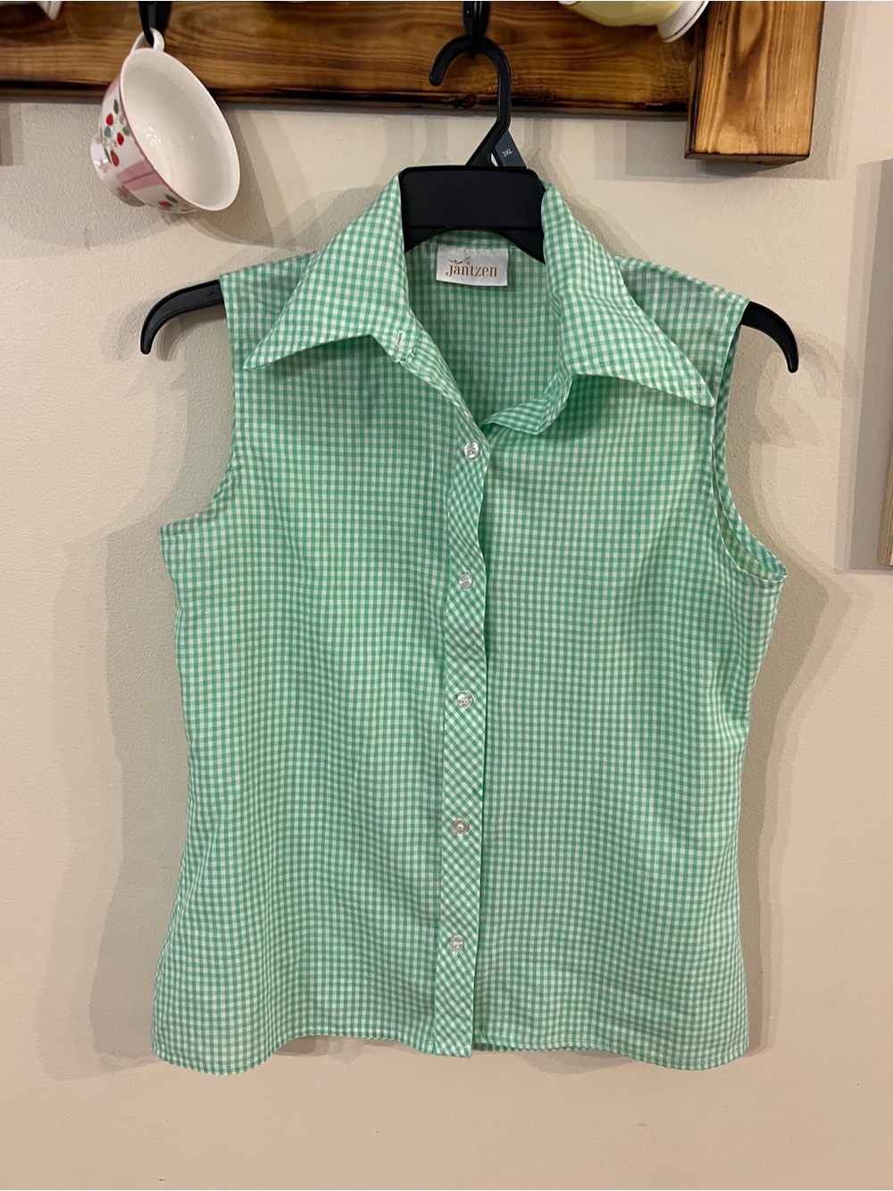 Vintage green gingham button down sleeveless top